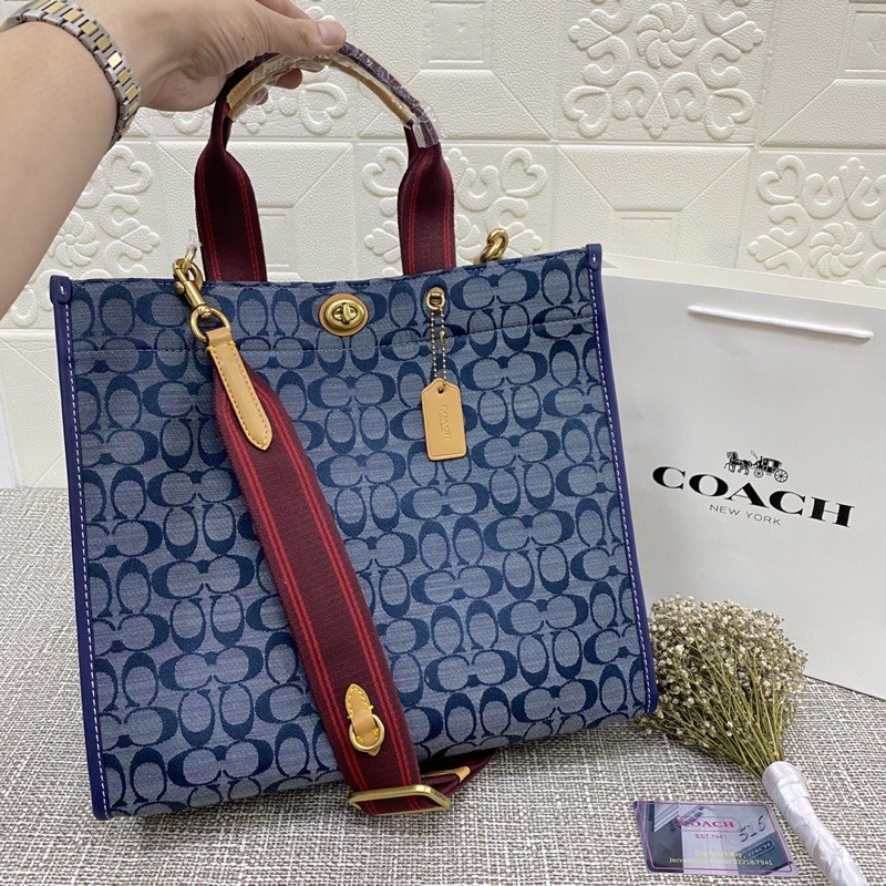 Tote 34 in signature chambray sale
