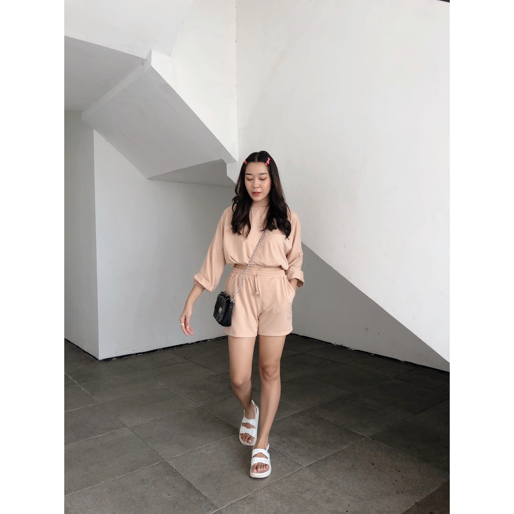 AIRA SCARLET SET