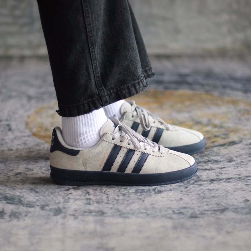 Adidas broomfield on store feet