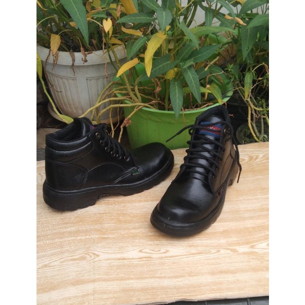 Jual sepatu safety ujung besi | Shopee Indonesia