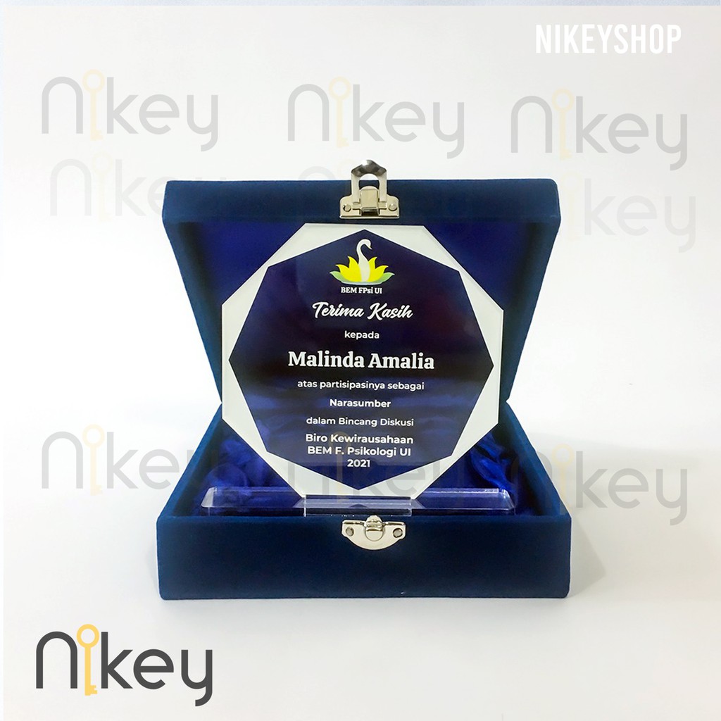 Jual PLAKAT CUSTOM PREMIUM, Plakat Wisuda, Plakat Akrilik Piagam
