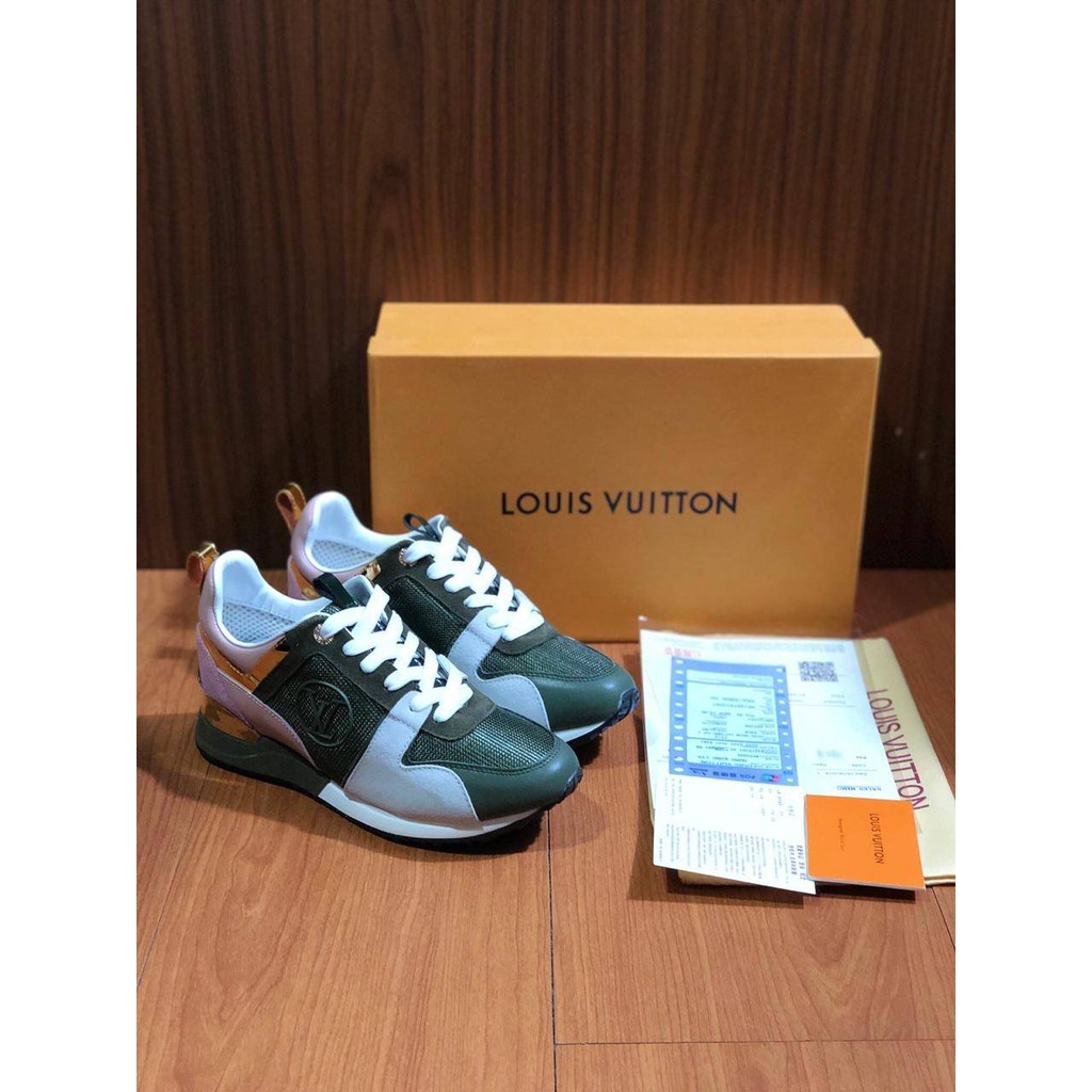 Sepatu Sneaker LV Louis Vuitton Rivoli High Top Denim Second Bekas  Preloved, Fesyen Wanita, Sepatu di Carousell