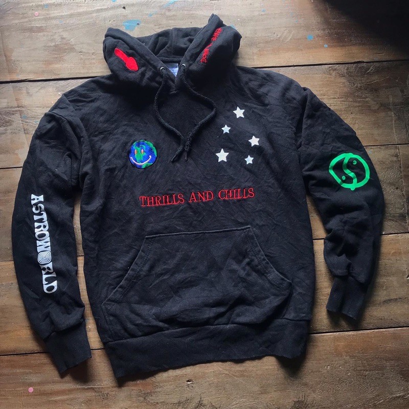 ASTRO WORLD THRILLS AND CHILLS BY CHAMPION VINTAGE OVER SIZE PULL OVER HOODIE