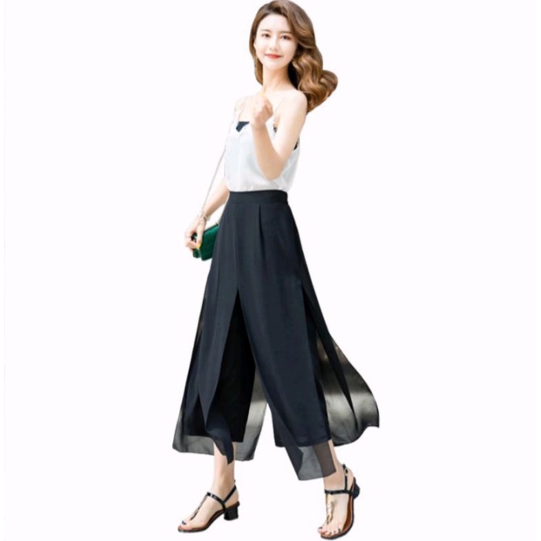 Moynali kiyimlardagi busty kaltaklar