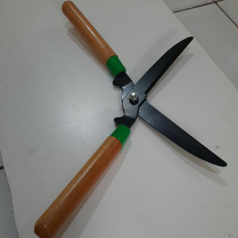 Jual Gunting rumput besar gagang kayu gunting dahan ranting mata pisau ...