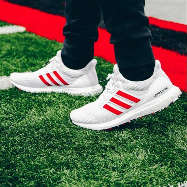Cloud white active red ultra boost store