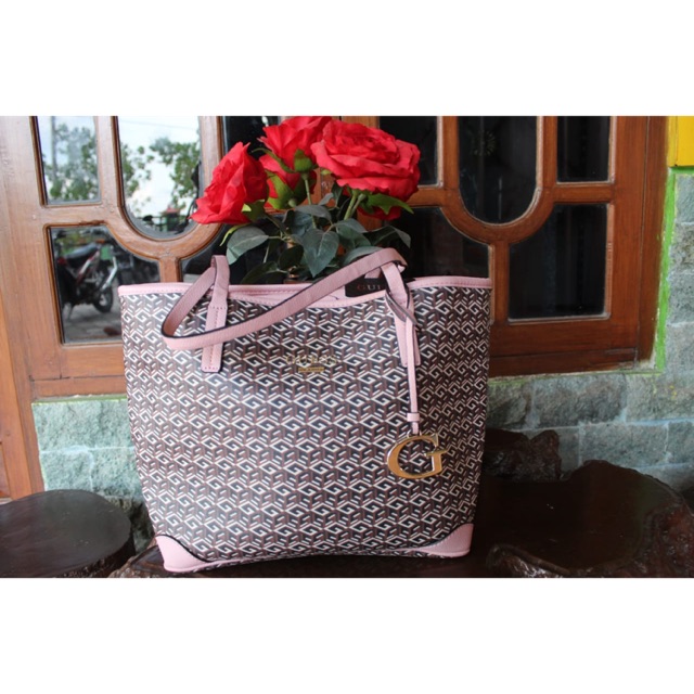 Jual Logo geo pink guess original | Shopee Indonesia