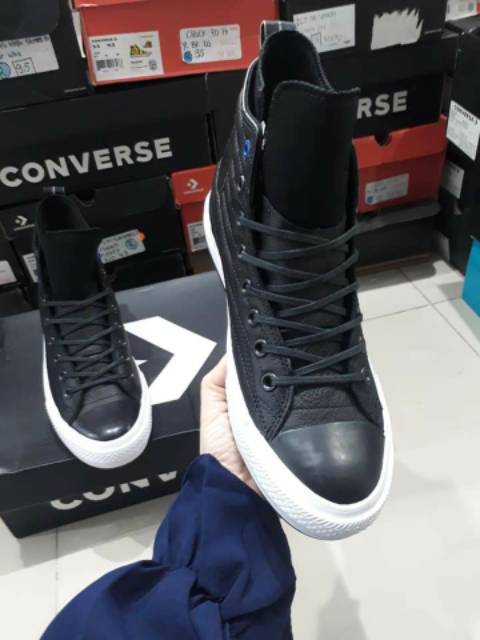 Jual CONVERSE CHUCK TAYLOR ALL STAR WP BOOT HI LEATHER BLACK WHITE 157492C ORIGINAL BNIB M697 Shopee Indonesia