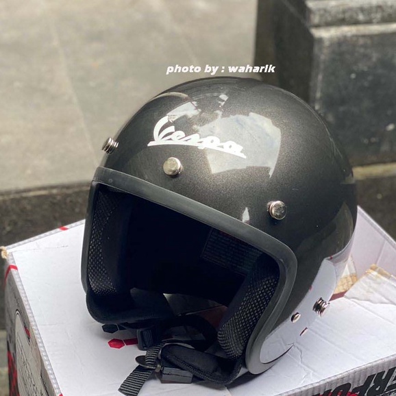 Jual helm vespa abu glossy retro clasic | Shopee Indonesia