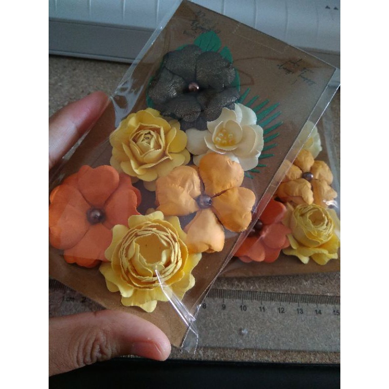 Jual mini paper flower orange kuning cream untuk scrapbook atau hiasan ...