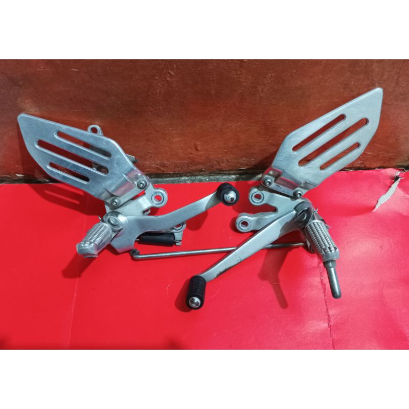 Jual footstep atau underbone r15 v2 original compllit master rem ...