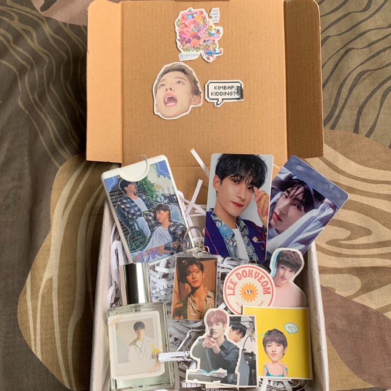 Jual SEVENTEEN HAMPERS GIFT BOX SPECIAL EDITION | GIFT BIRTHDAY | CARAT ...