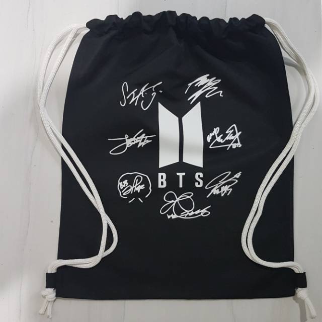 Jual BTS tas serut ransel bangtan boys kpop signature | Shopee Indonesia