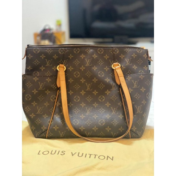 harga tas lv asli di plaza indonesia