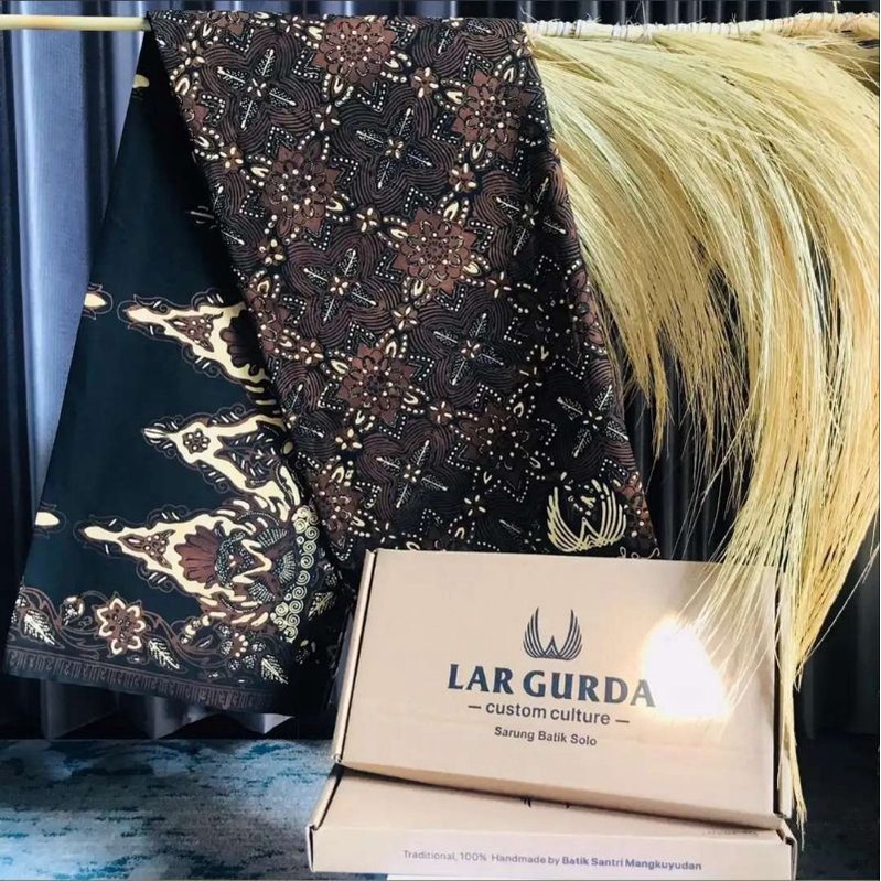 Jual SARUNG BATIK LAR GURDA ORIGINAL EKSLUSIF AH84 | Shopee Indonesia