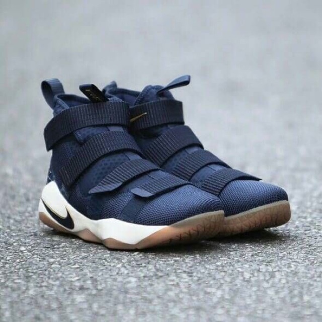 Nike lebron store soldier 11 harga