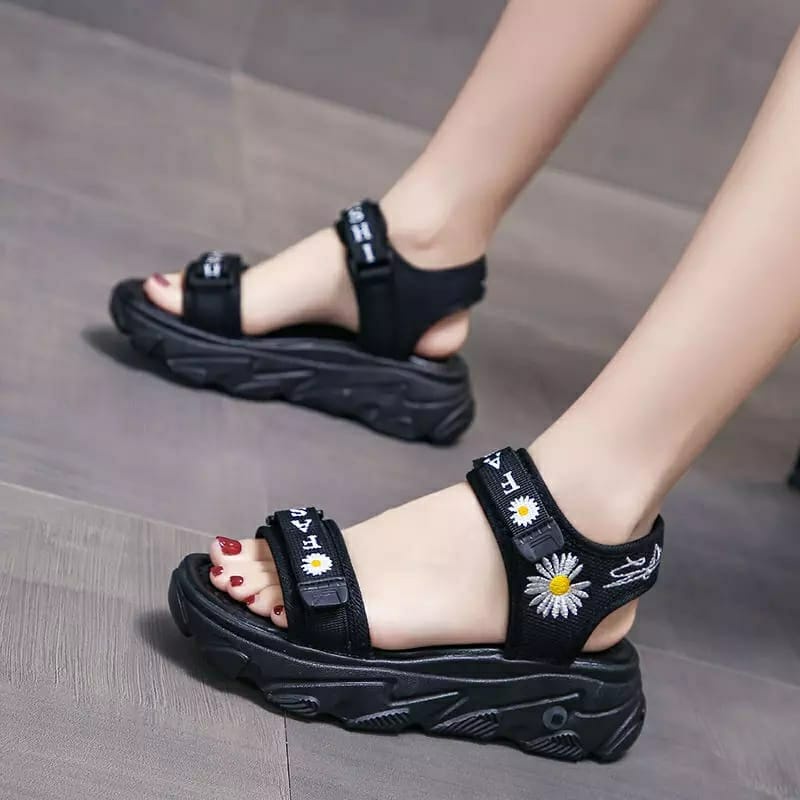 Jual New Arrival Sandal Casual Wanita Sandal Gunung Bunga Fashion TTD ...
