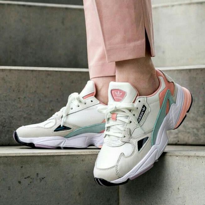 Jual ADIDAS FALCON WHITE TRACE PINK SNEAKERS FOR WOMAN PREMIUM ORIGINAL Shopee Indonesia