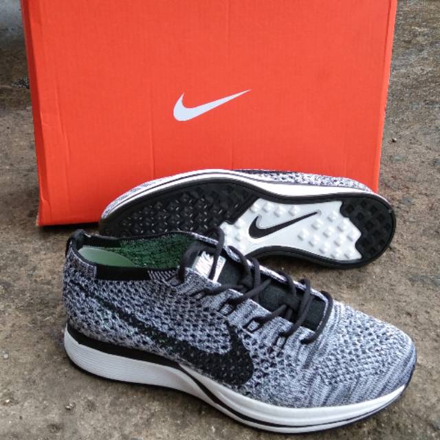 Harga sepatu nike flyknit racer outlet oreo