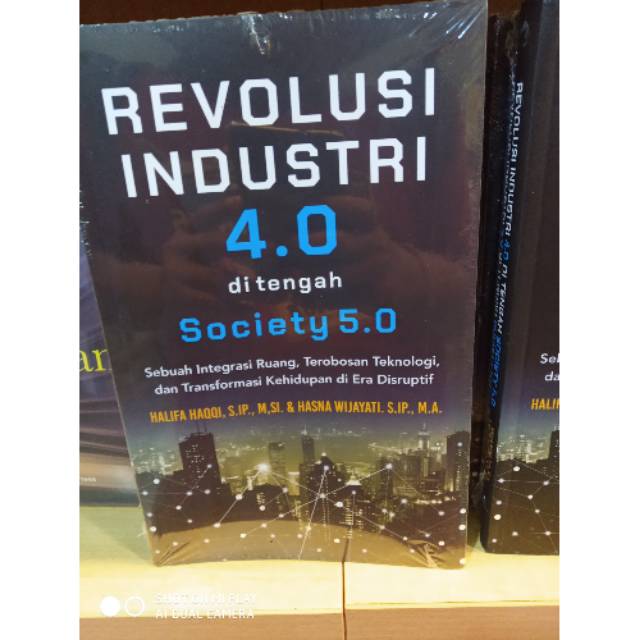 Jual Buku Revolusi Industri 4.0 Ditengah Society Sebuah Integrasi Ruang ...