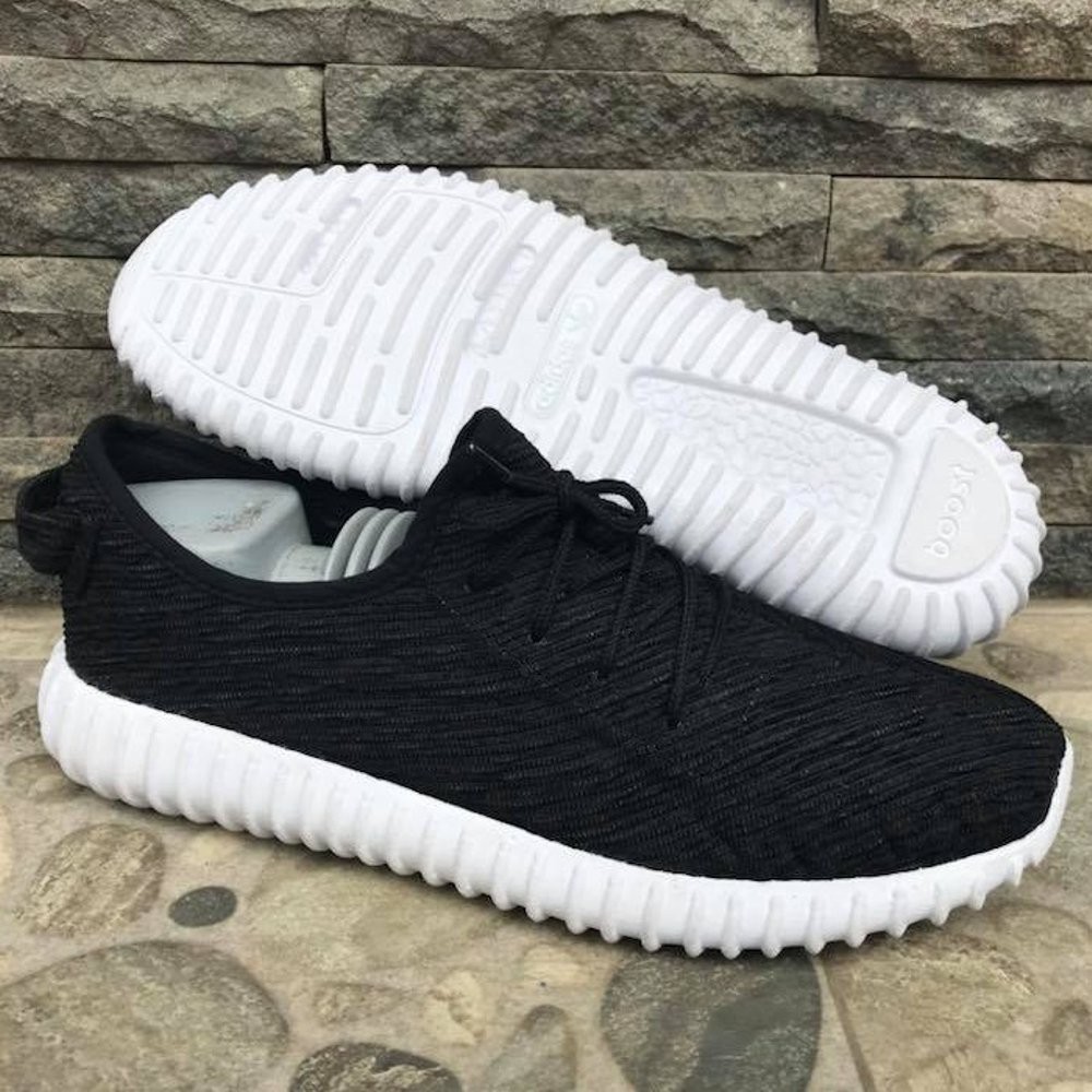 BAGUS Sepatu Adidas Yeezy Boost Hitam Putih Sneakers Pria Wanita DISKON