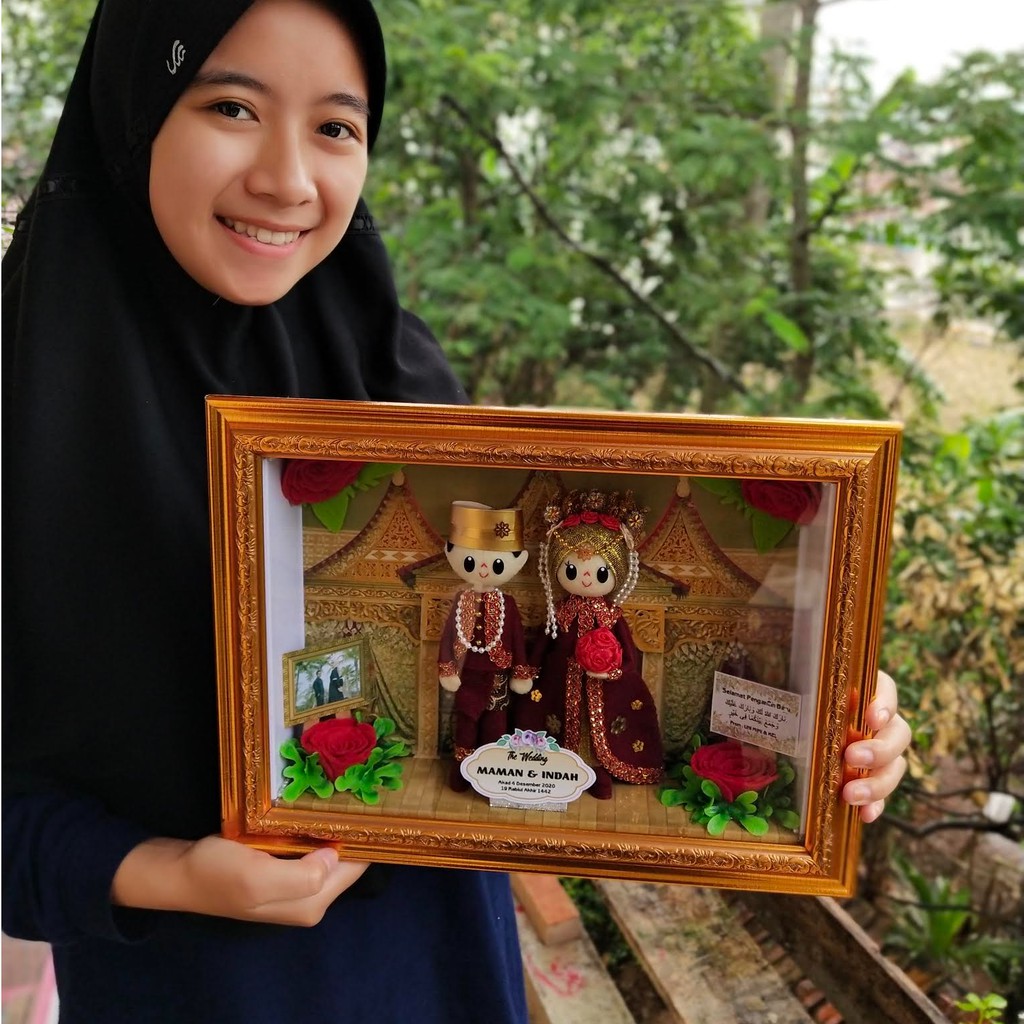 Jual Boneka Flanel Pengantin Adat Minag Frame 3D 21x30 Cm | Shopee ...