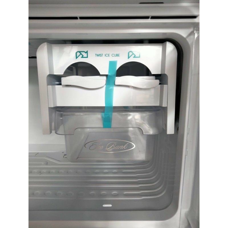 Jual kulkas polytron 1 pintu pra 18 mow mob 180 liter twist ice garansi ...
