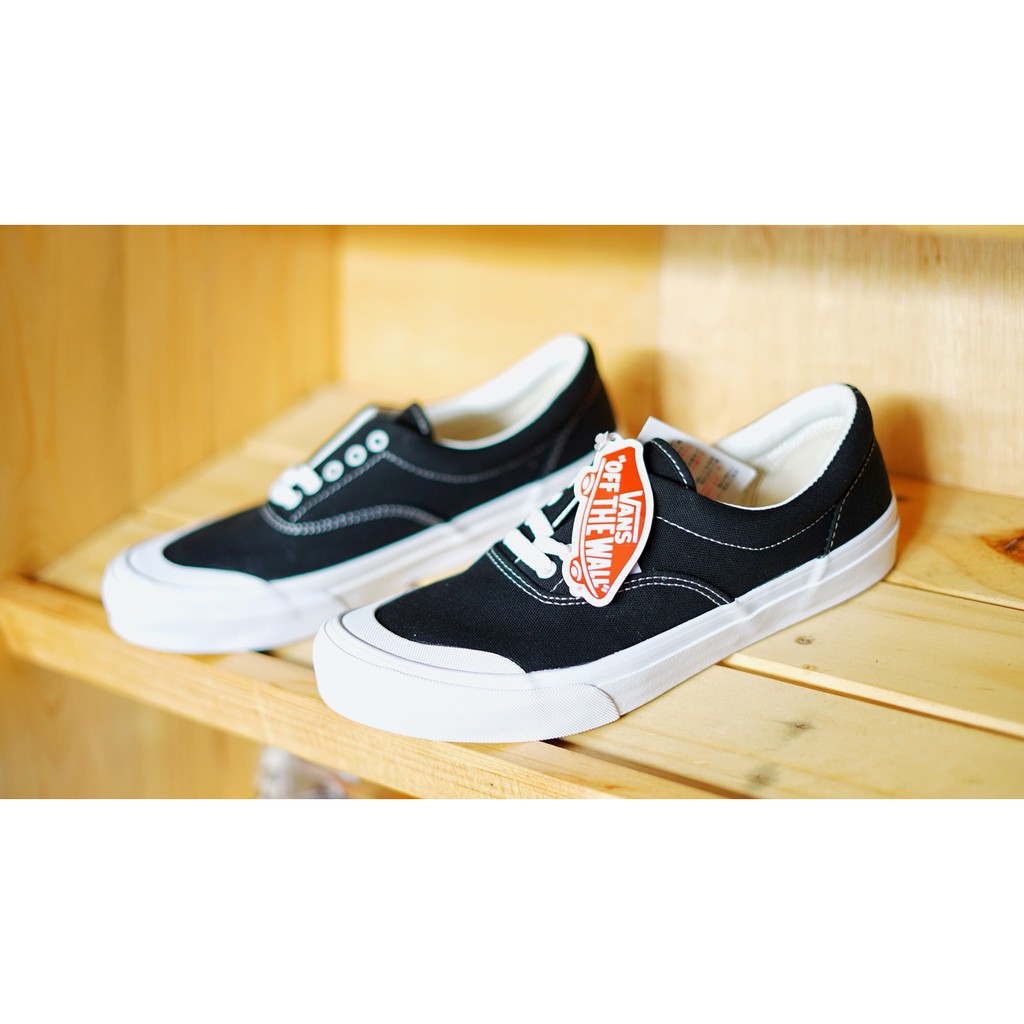 Jual Vans 100 Original V95 Half Moon ERA Black White BNIB Black White 41 Shopee Indonesia