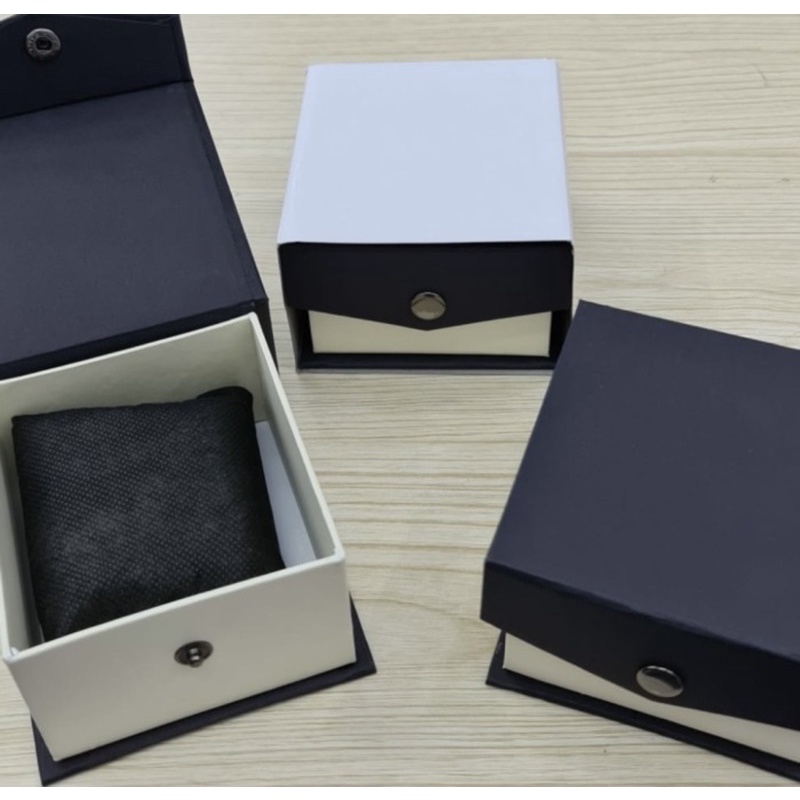 Jual Box Jam Tangan Pakai Kancing Polos / box kancing buat hadiah kado