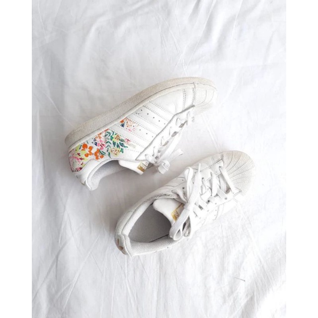 Adidas superstar shop flower embroidery