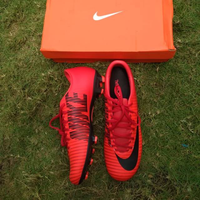 Sepatu bola hot sale nike mercurial victory