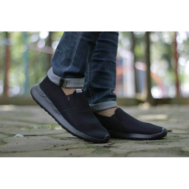 Adidas slip on outlet full black