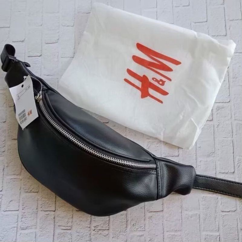 Waist bag H M FREE dusbag H M price tag