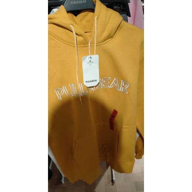 Hoodie pull and bear on sale kuning