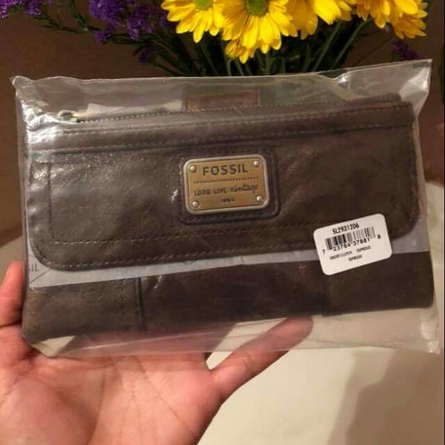 Fossil emory deals clutch wallet