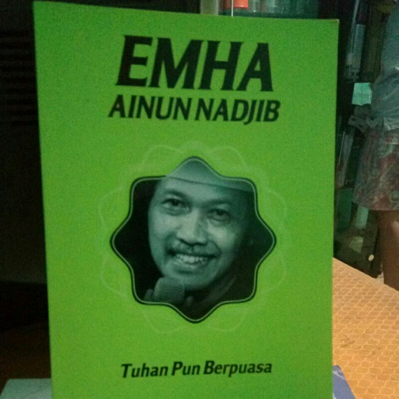 Cak Nun di Era Digital: Fenomena Foto-Foto Online dan Makna di Baliknya