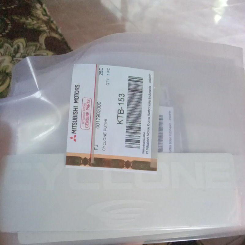 Jual Stiker CYCLONE L300 original MITSUBISHI | Shopee Indonesia