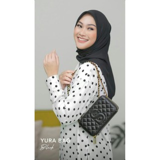 Yura Bag New Color Tersedia dalam 5 warna: Sun, Black, Salsa, Sand, Mocha Yura  Bag tersedia di Buttonscarves Store Jogja hari ini…