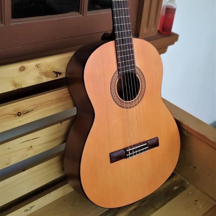 Jual Gitar Akustik Klasik Nilon Cutaway Yamaha Murah Bagus Bonus Tas