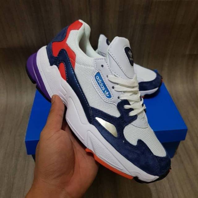 Lisa best sale adidas falcon