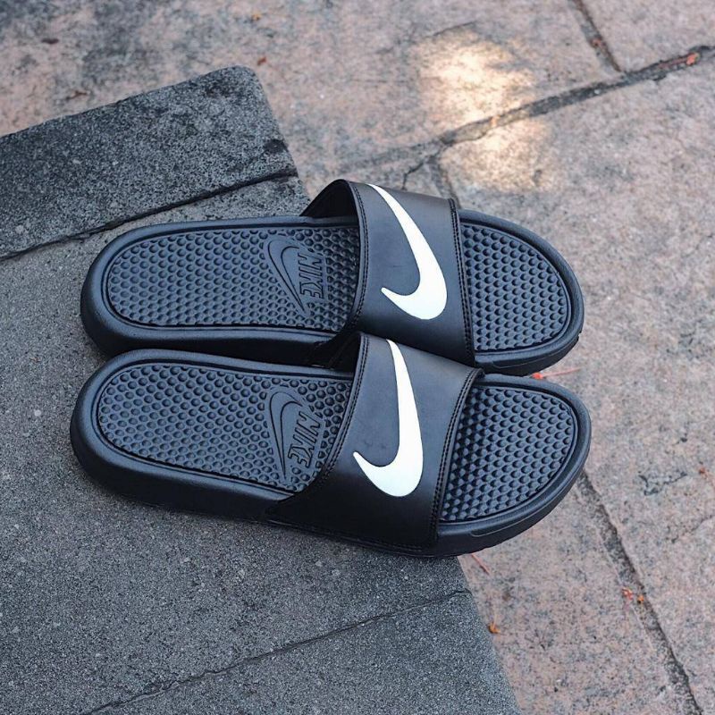 Jual SANDAL NIKE BENASSI SLIDES BLACK WHITE SWOOSH | Shopee Indonesia