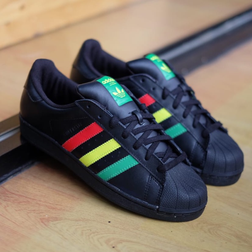 adidas gazelle silver green womens Adidas Superstars Rasta Black (UK 9)  Wear Garson