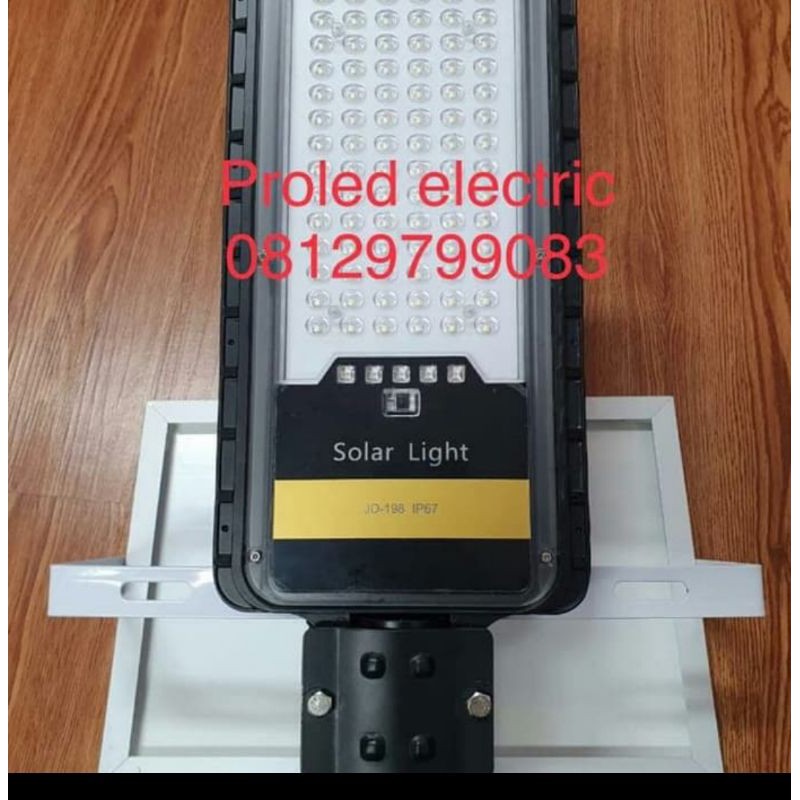 Jual lampu jalan pju led solar sel panel surya 2in1 80w 80 watt ...