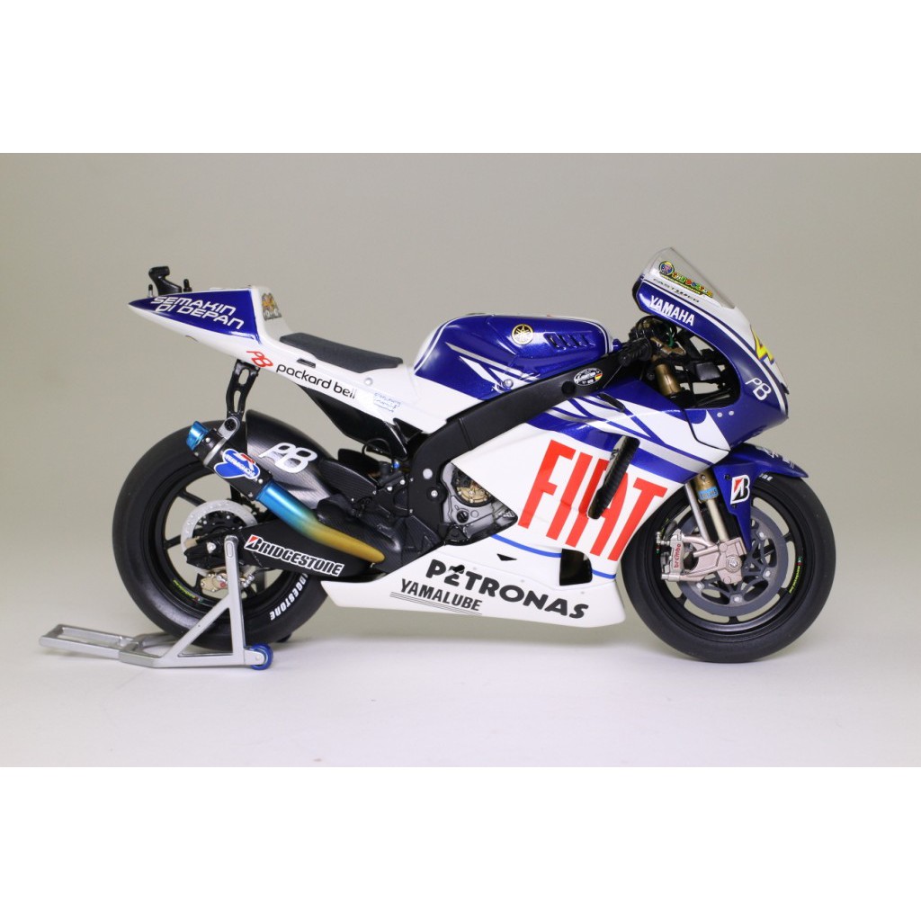 MINICHAMPS yamaha YZR-M1 2010
