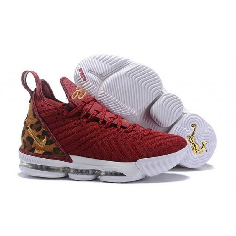 Sepatu hotsell lebron 16