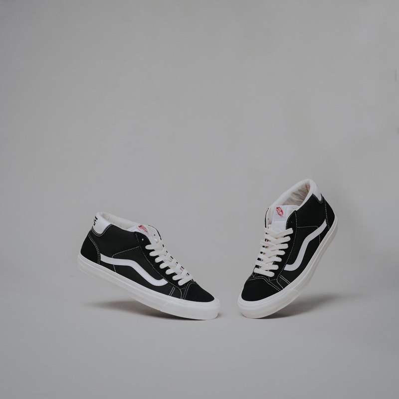 Vans vault og 2025 mid skool 37 lx