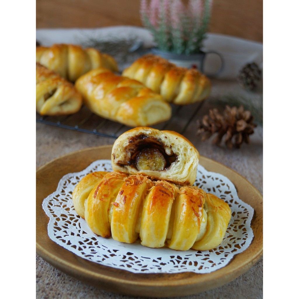 Jual Roti Pisang / Kue Subuh / Kue Basah / Jajanan Pasar Senen | Shopee ...