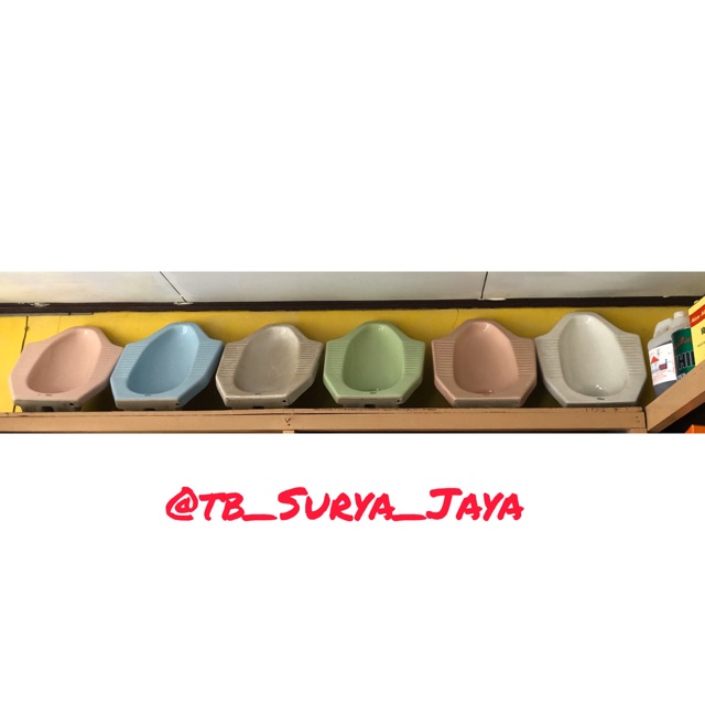 CLOSET JONGKOK KERAMIK TOHO WARNA STANDARD