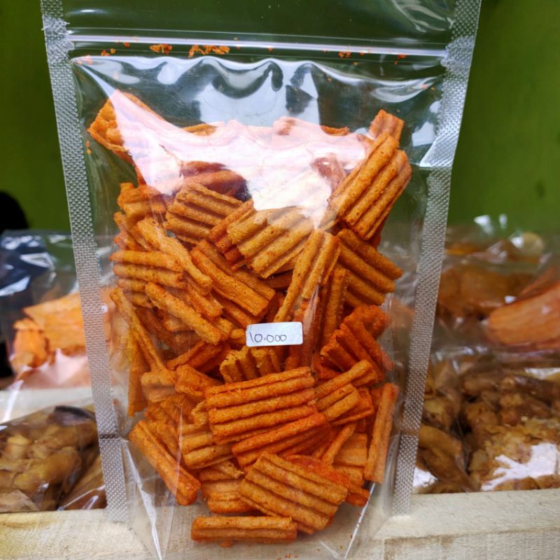 Jual Snacks / Keripik Kentang Jagung Bakar Rasa Balado 100grm / Snack ...