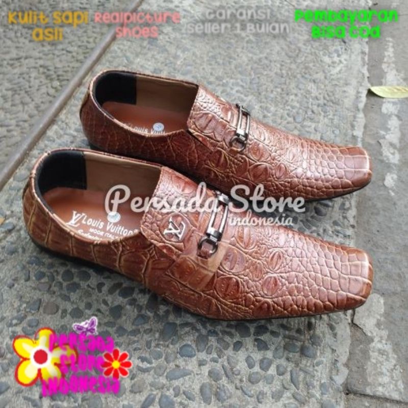 Sepatu pria formal LV original size 42 second